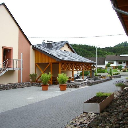 Bistro Im Ring Bed & Breakfast Quiddelbach Exterior photo